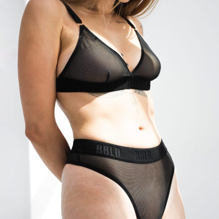 Stringi BBLD z siateczki czarne